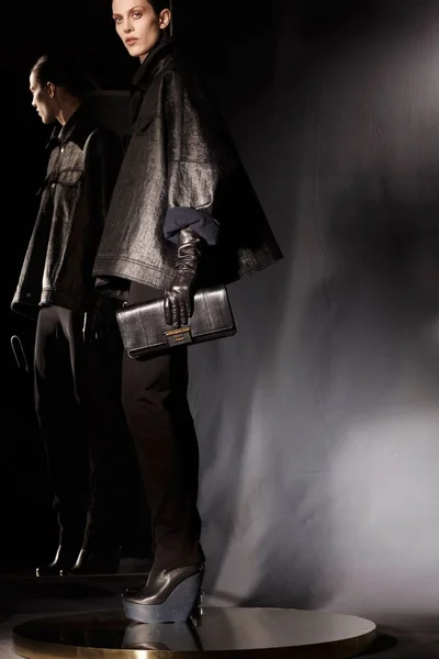 Look 3
